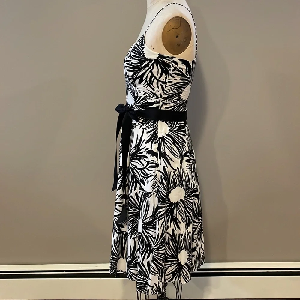 Forever 21 Strappy Sunflower knee length dress - Picture 4 of 6